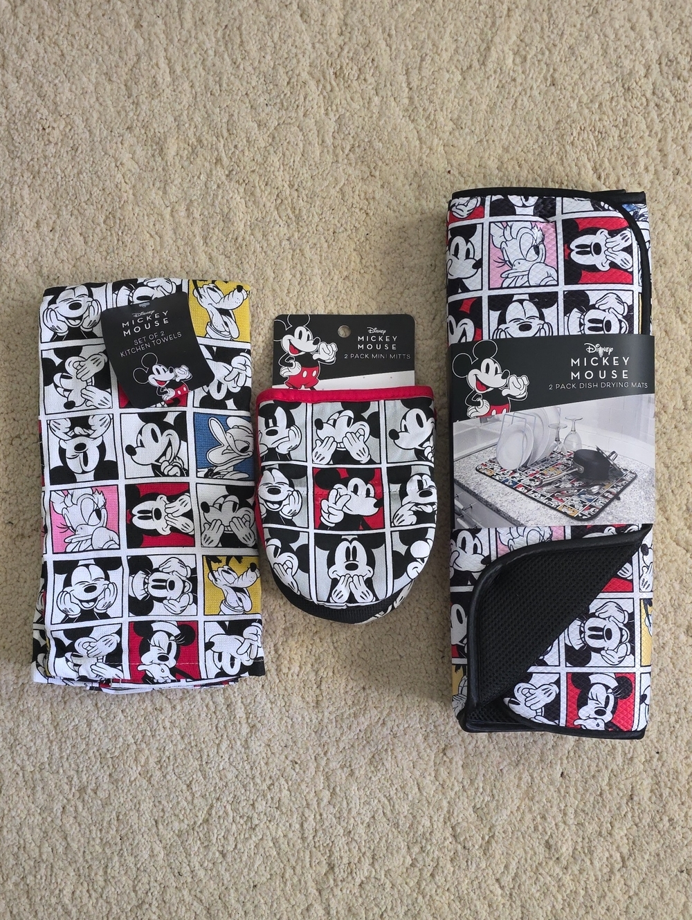 NWT: DISNEY MICKEY MOUSE 6PIECE KITCHEN LINEN SET